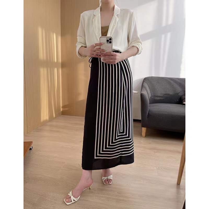 Woman's Black and White Geometric Pattern Silk Wrap Skirt