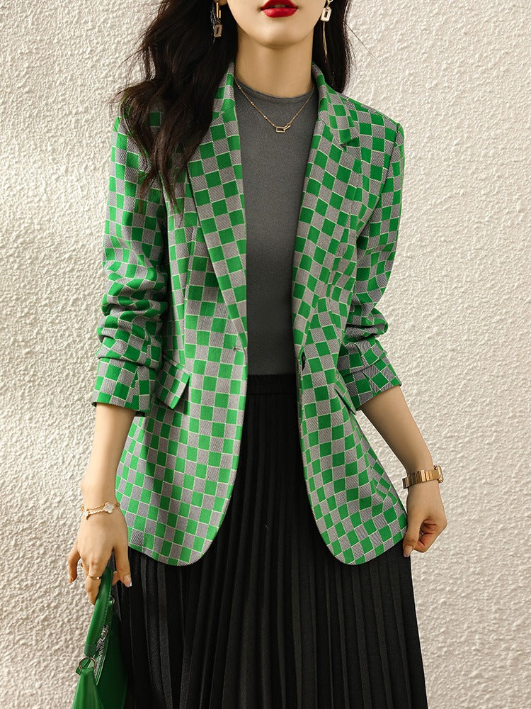 Looking for the perfect blend of fashion and sophistication? Our Fashionable High End Houndstooth Blazer is just what you need. With its timeless houndstooth pattern and high-end quality, this blazer will elevate any outfit. Stay stylish and confident with this must-have piece in your wardrobe.