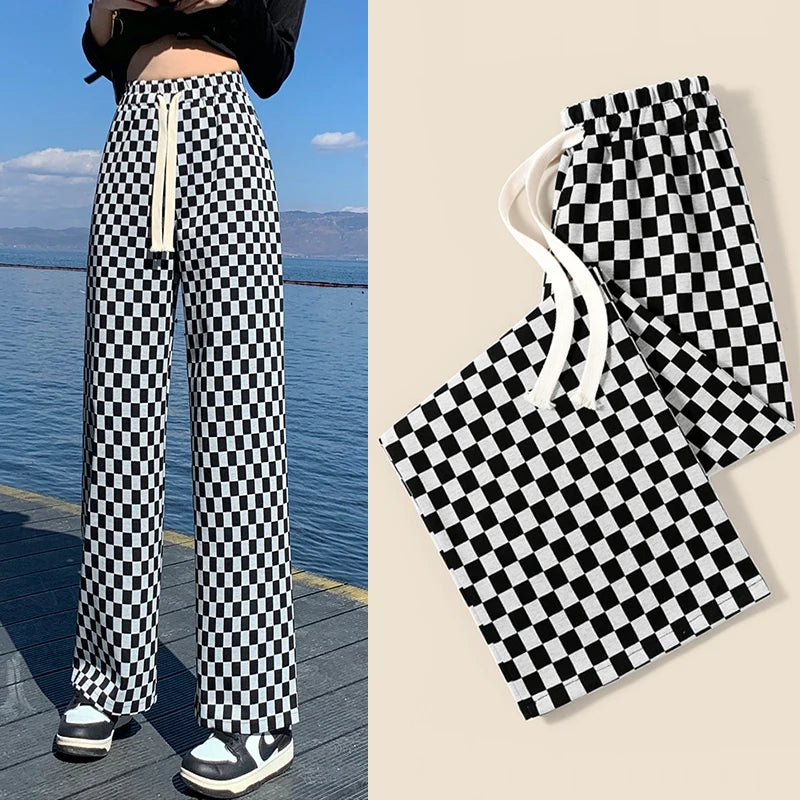 Woman's Black and White Checkered Lightweight Casual Pants