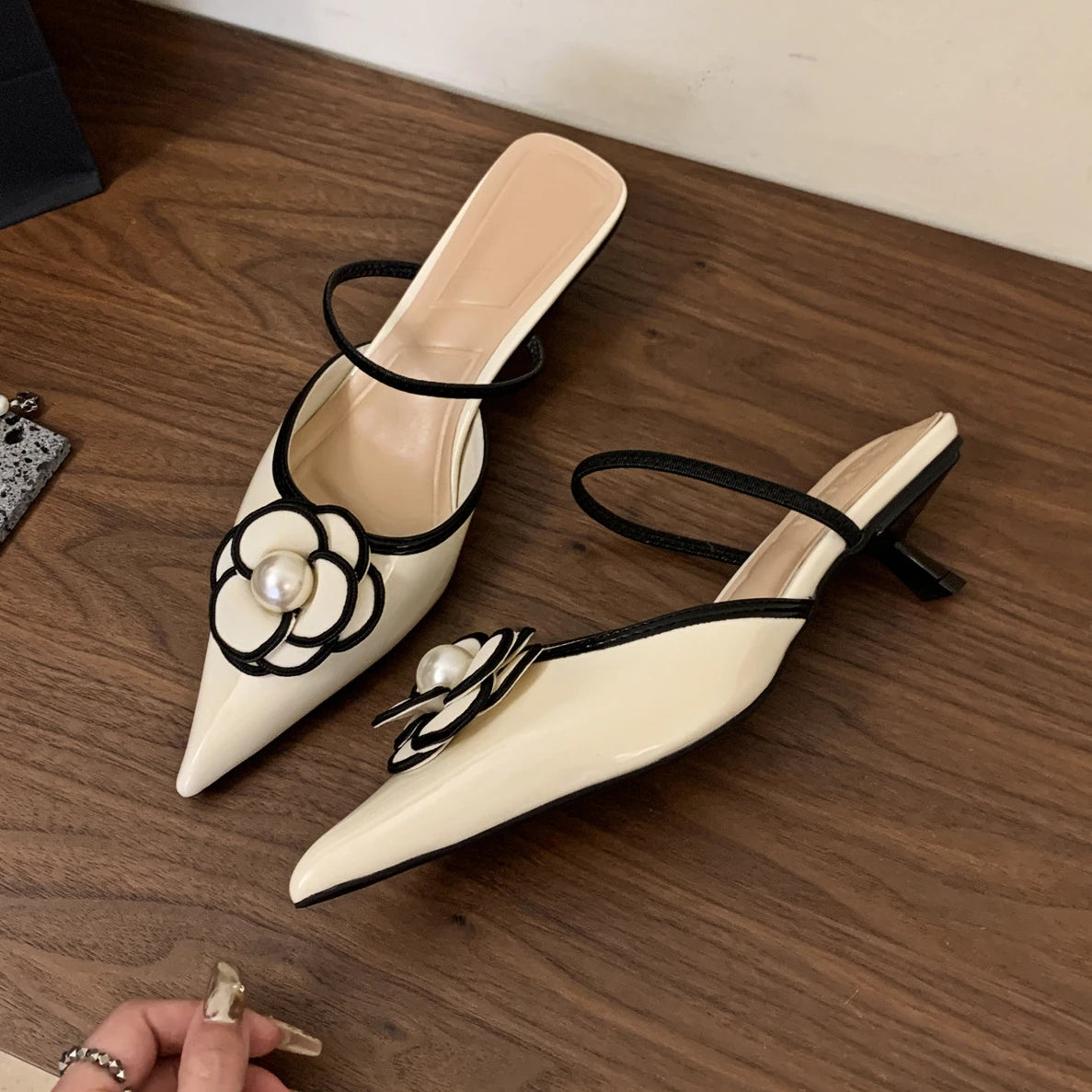 Pointed Toe High Heels Women Luxury Designer Sandals Elegant Fashion Pumps Woman Flower Mule Slippers Women