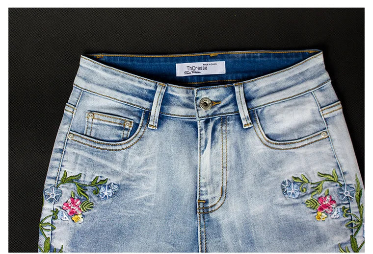 Vintage Floral Embroidered Flare Leg Push-Up Jeans