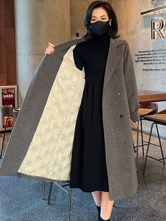 Introducing the Women's Lined Double Breasted Turndown Collar Overcoat - the perfect combination of style and warmth. With its double-breasted design and turndown collar, this overcoat exudes elegance and sophistication. The lined interior ensures you stay cozy in colder weather. Elevate your wardrobe with this must-have piece!