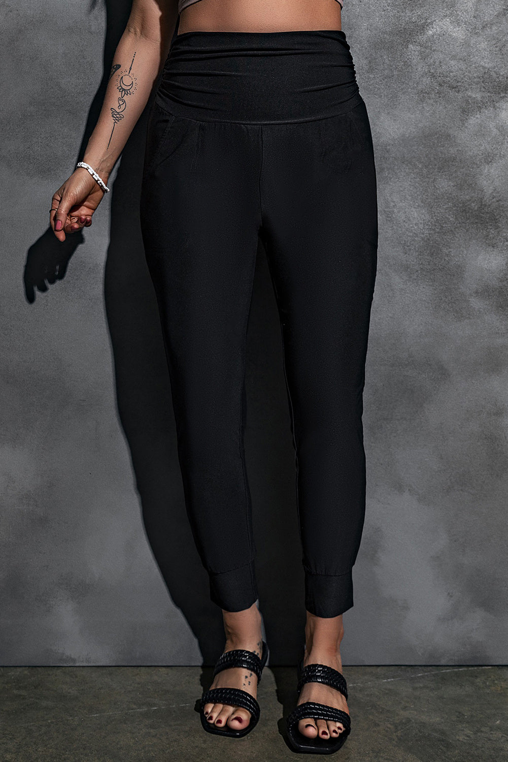 Black High Waist Pleated Leggings with Pockets - Thread Harbor Clothing Company