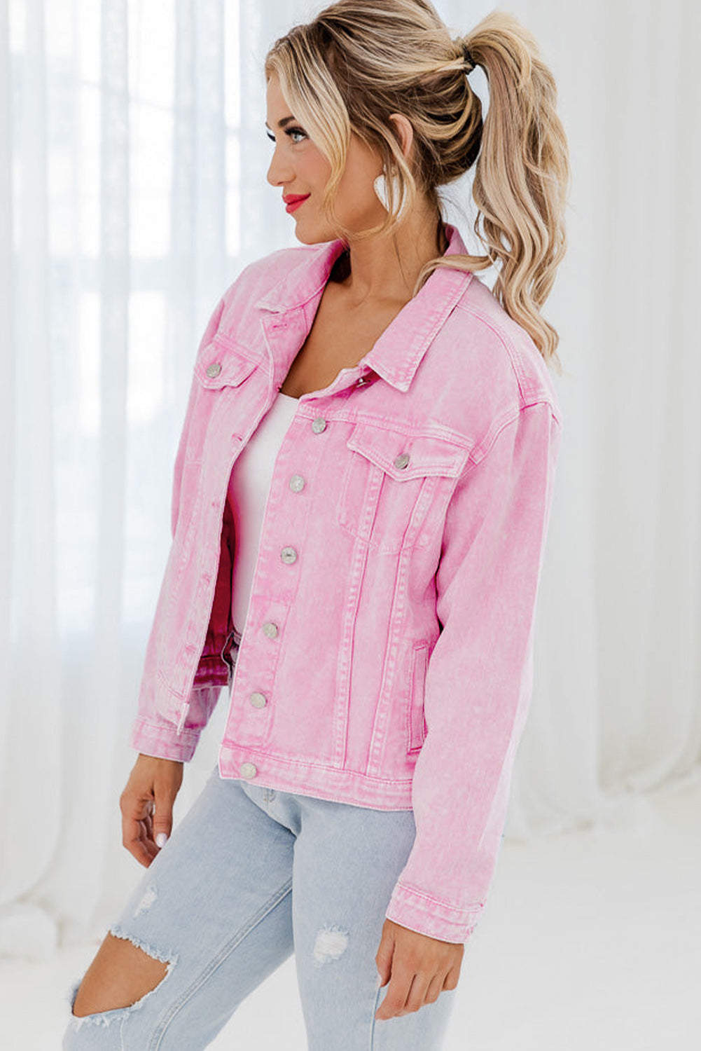 Update your wardrobe with our Fashionable Pink Acid Wash Button Flap Pocket Denim Jacket! Made with a stylish pink acid wash design, this jacket is perfect for any fashion-forward individual. With convenient button flap pockets, you'll always have easy access to your essentials. Elevate your style with this trendy denim jacket!